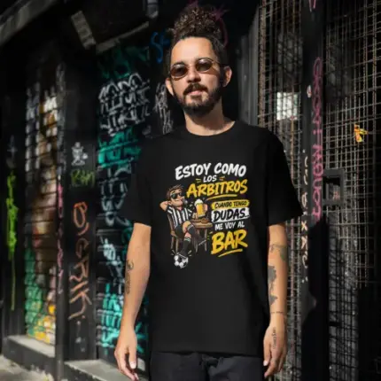 camiseta negra arbitro va al bar