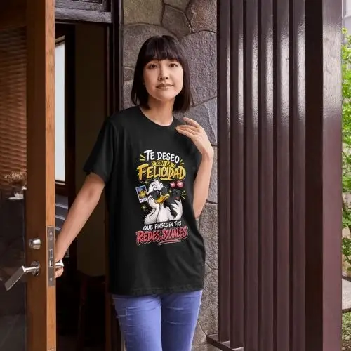 camiseta negra felicidad en redes